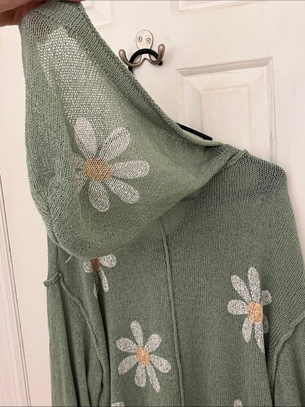 Green Daisy Oversized Knit Sweater - Picture 6 of 9